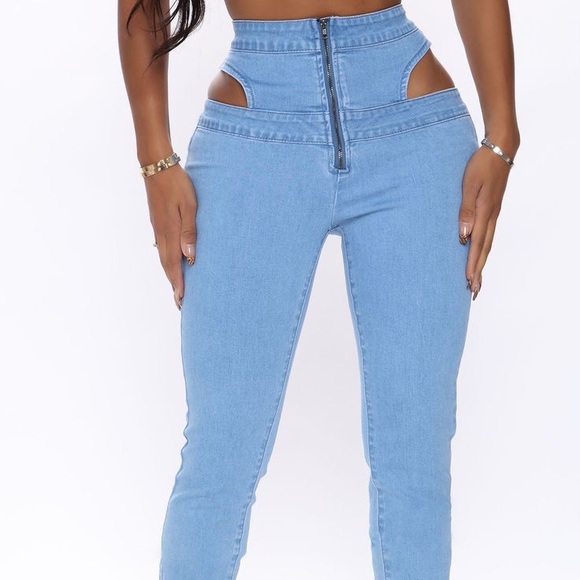 FASHION NOVA High Rise Hip Shaker Cut Out Skinny Jeans XS 0 - Picture 3 of 6